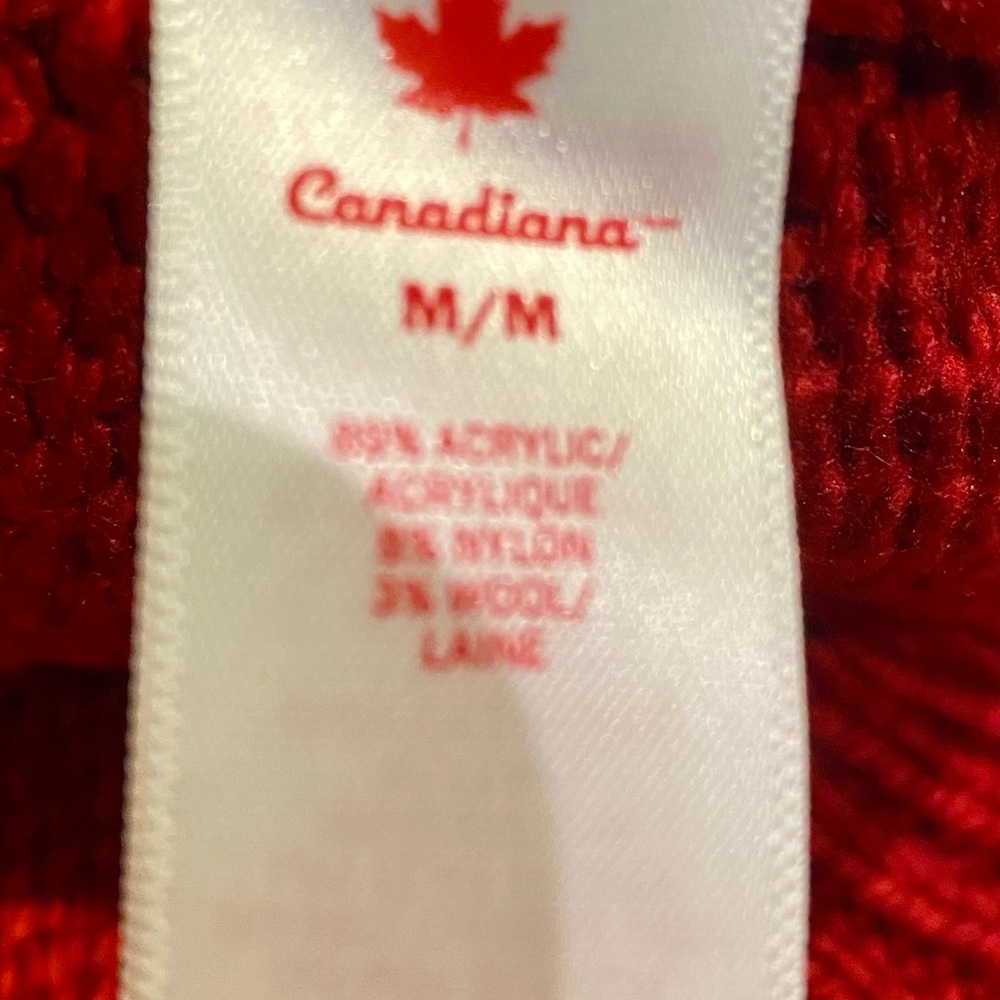 Mommy and child Canadiana matching sweaters - Picture 3 of 15